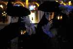 venise Venice-Carnival-Best-Of Bauta_couple_on_San_Marco_at_night.thumb.jpg
