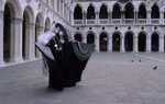 venise Venice-Carnival-Best-Of Black_white_in_Dosges_palace.thumb.jpg