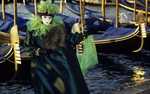 venise Venice-Carnival-Best-Of Ingrid_gondoles.thumb.jpg