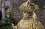 venise Venice-Carnival-Best-Of Isabelle_Mich_le_in_cloister.thumb.jpg