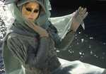 venise Venice-Carnival-Best-Of Isabelle_water_reflexion.thumb.jpg