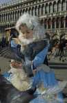 venise Venice-Carnival-Best-Of Little_girl_pigeon.thumb.jpg