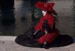 venise Venice-Carnival-Best-Of Maria_Red_black_on_water.thumb.jpg