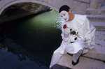 venise Venice-Carnival-Best-Of Pierrot_bridge.thumb.jpg