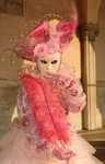 venise Venice-Carnival-Best-Of Pink_lady_with_feather_Venice_Carnival_2010_01_148reccorr.thumb.jpg