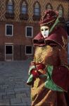 venise Venice-Carnival-Best-Of aa_Red_costume_red_house.thumb.jpg