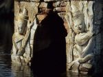 voyage myanmar 4_Inle_Sculptures_under_water.thumb.jpg