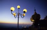 voyage myanmar 6_Golden_Rock_5_lights.thumb.jpg