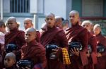 voyage myanmar 6_Monk_2.thumb.jpg