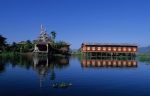 voyage myanmar 7_Inle_Houses_reflecting.thumb.jpg