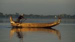 voyage myanmar 7_U_Bein_Rower_on_boat.thumb.jpg