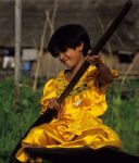 voyage myanmar 8_Inle_Young_girl_rowing.thumb.jpg