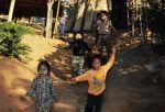 voyage myanmar 9_Kengtung_Children_coming_down.thumb.jpg