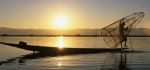 voyage myanmar BB_Inle_Fischerman_working_at_sunset.thumb.jpg