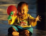 voyage myanmar B_Inle_Baby_with_balloon.thumb.jpg