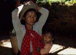 voyage myanmar Ba_Inle_Woman_baby.thumb.jpg