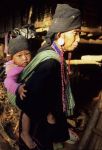 voyage myanmar Ba_Kengtung_Lahu_old_woman_with_baby_2.thumb.jpg