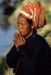 voyage myanmar Bi_Inle_Pa_O_woman_praying.thumb.jpg