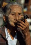 voyage myanmar Birma_Bagan_Femme_au_cigare_gros_plan.thumb.jpg