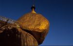 voyage myanmar Birma_Golden_Rock_bascule.thumb.jpg