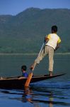 voyage myanmar C_Inle_Children_on_boat_2.thumb.jpg