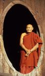 voyage myanmar C_Inle_Monk_at_monastery_swindow.thumb.jpg