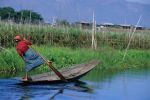 voyage myanmar C_Inle_Young_boy_on_boat.thumb.jpg