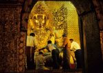 voyage myanmar Myanmar_Mandalay_Temple_golden_leaves.thumb.jpg